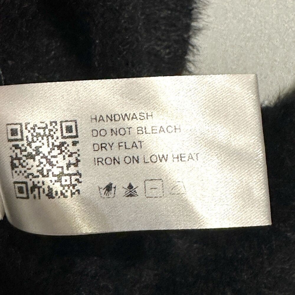 CIDER Your Closet's Happy Hour Black Knit Fuzzy Halloween Pumpkin Size M - Picture 8 of 8